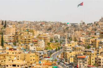 أجواء باردة نسبيًا وغائمة جزئيًا في أغلب المناطق