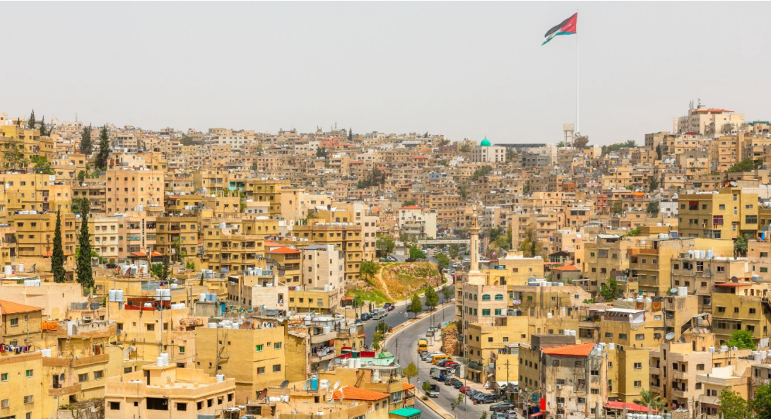 أجواء باردة نسبيًا وغائمة جزئيًا في أغلب المناطق