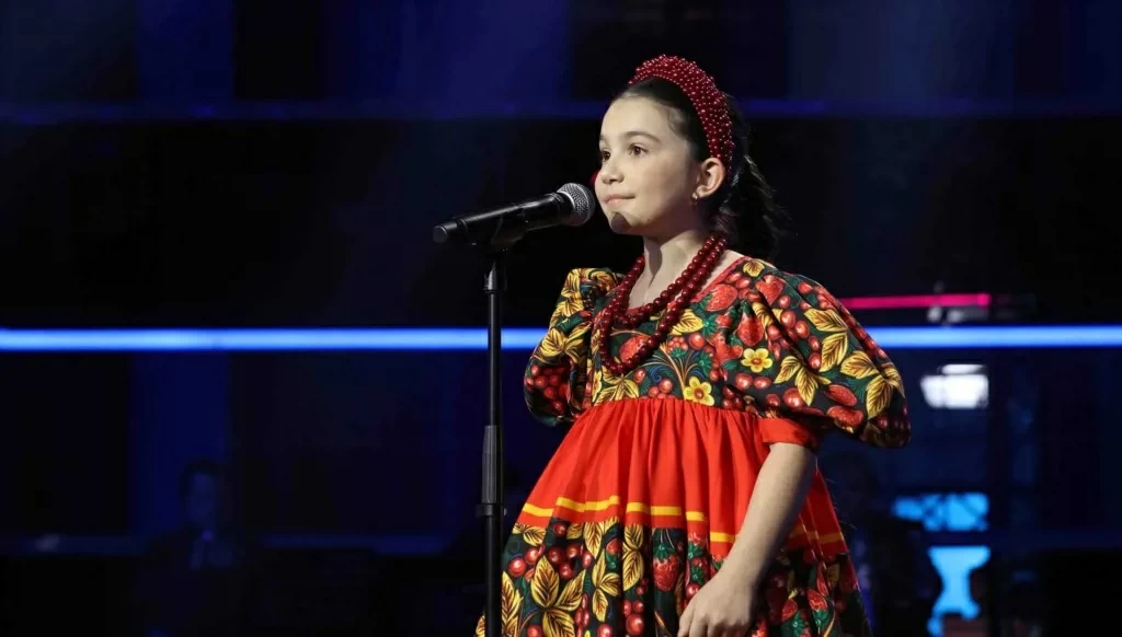 «إيميليا» تخطف الأضواء في «The Voice Kids».. ورقصتها تتحوّل إلى ترند