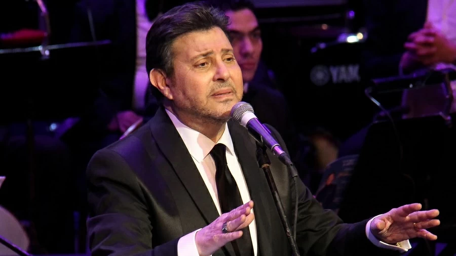 قدّم 600 أغنية و29 ألبوماً.. لماذا لُقِّب هاني شاكر بـ «أمير الغناء العربي»؟