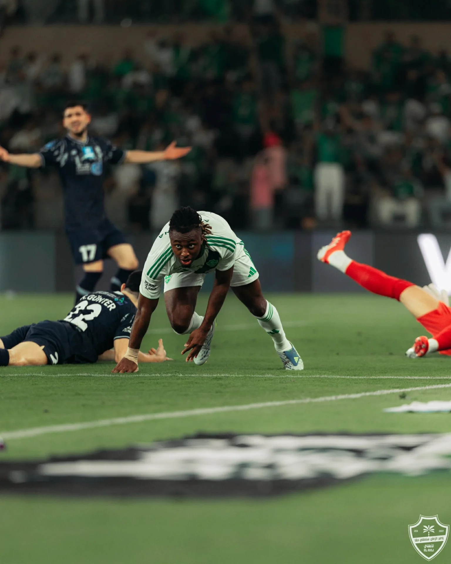 الأهلي «يهبّط» الأخدود رسمياً من دوري روشن