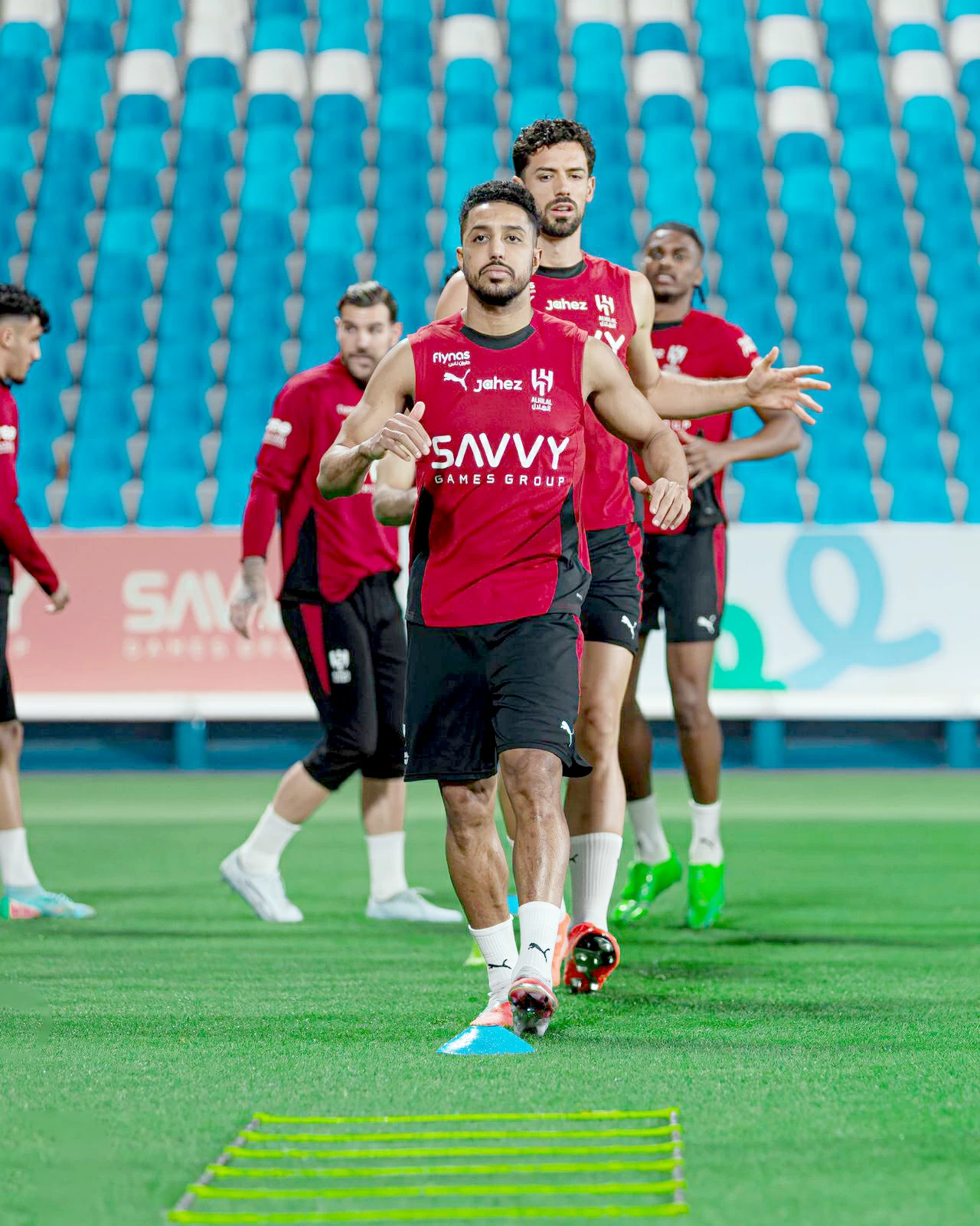 الهلال في مهمة «نصر» أمام الخليج