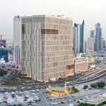 «لم يرحم صرخاتهما».. الإعدام لكويتي أنهى حياة والدته وحاول قتل شقيقه