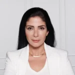خيانة وزواج سري.. «طالع نازل» يعيد منى زكي للدراما بصدمة غير متوقعة
