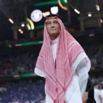 «بن هاربورغ» سحب البساط وخطف الأضواء بـ«الزي السعودي»