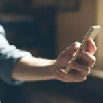 استدرجه بـ«هاتف مسروق» واعتدى عليه !