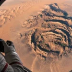«جبل غامض» في قلب ليبيا يحيّر العلماء.. و «ناسا» تكشف الحقيقة من الفضاء