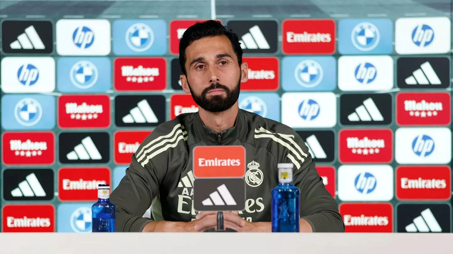 أربيلوا: هناك خائن في ريال مدريد.. وتشواميني جاهز للكلاسيكو