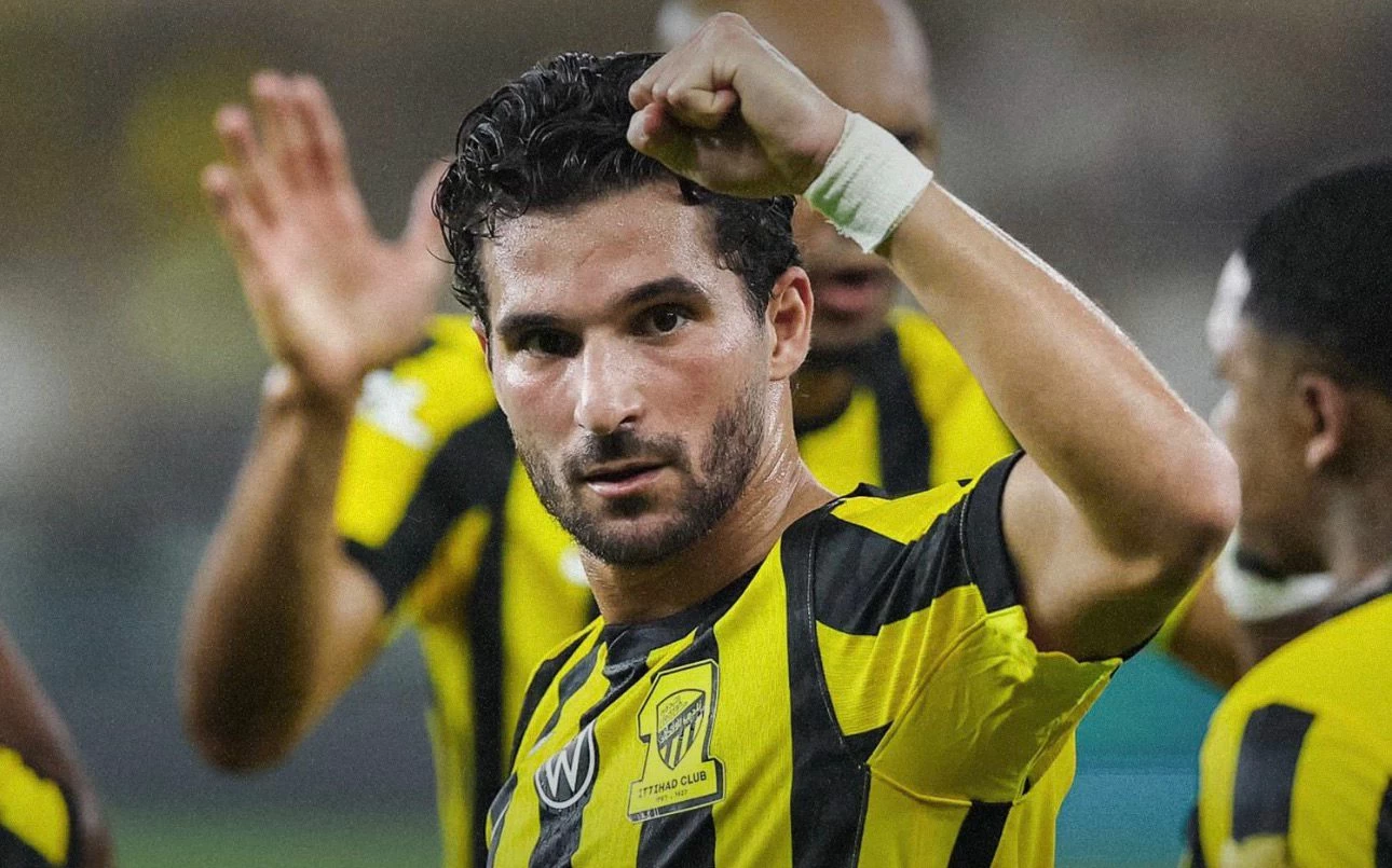 حسام عوار يحتفل بـ50 مباراة بقميص الاتحاد