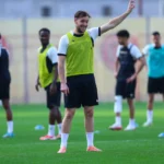 ضمك يطالب بدعم الفريق.. وأبو نخاع يرد: لا أتشرف بالحضور