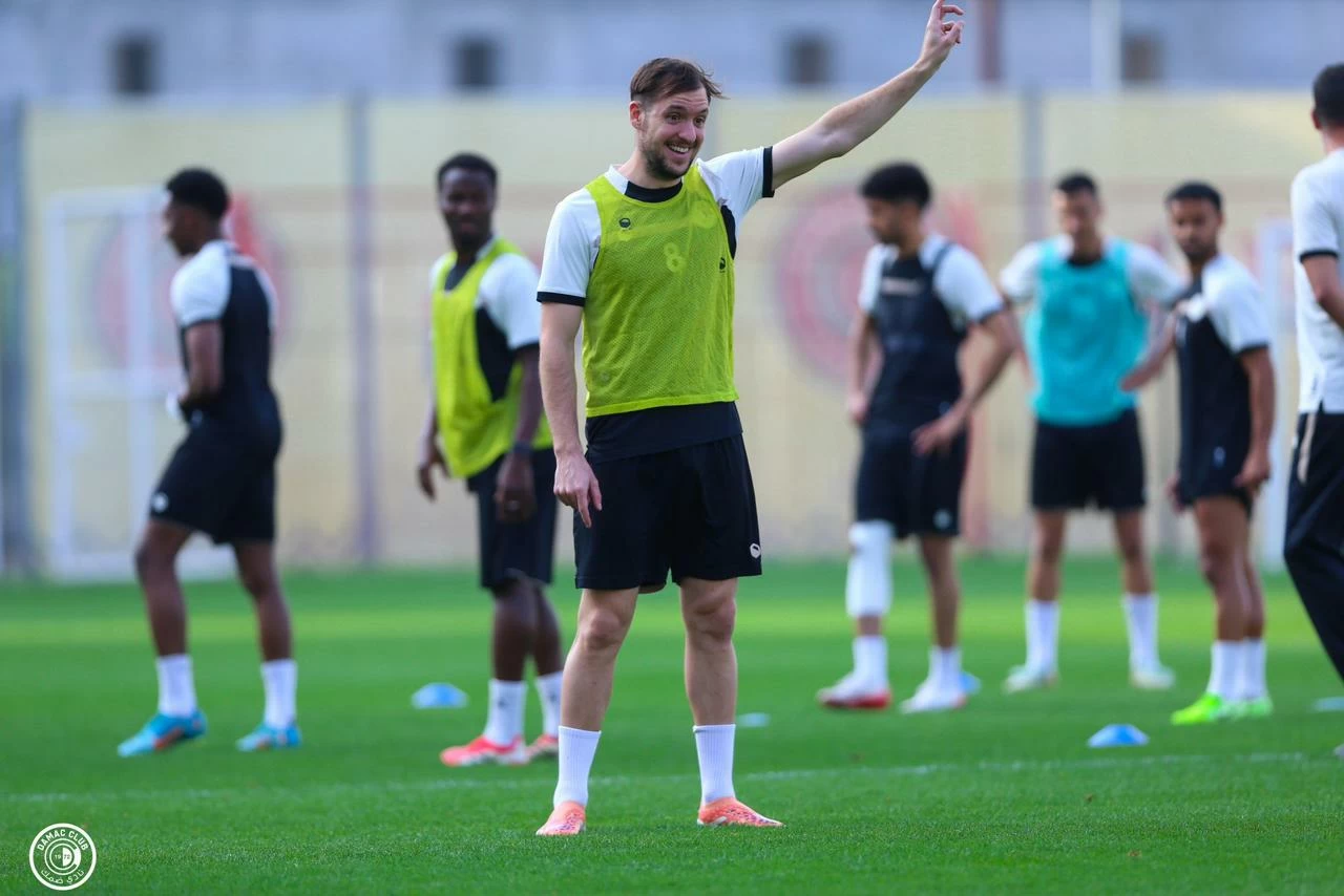 ضمك يطالب بدعم الفريق.. وأبو نخاع يرد: لا أتشرف بالحضور