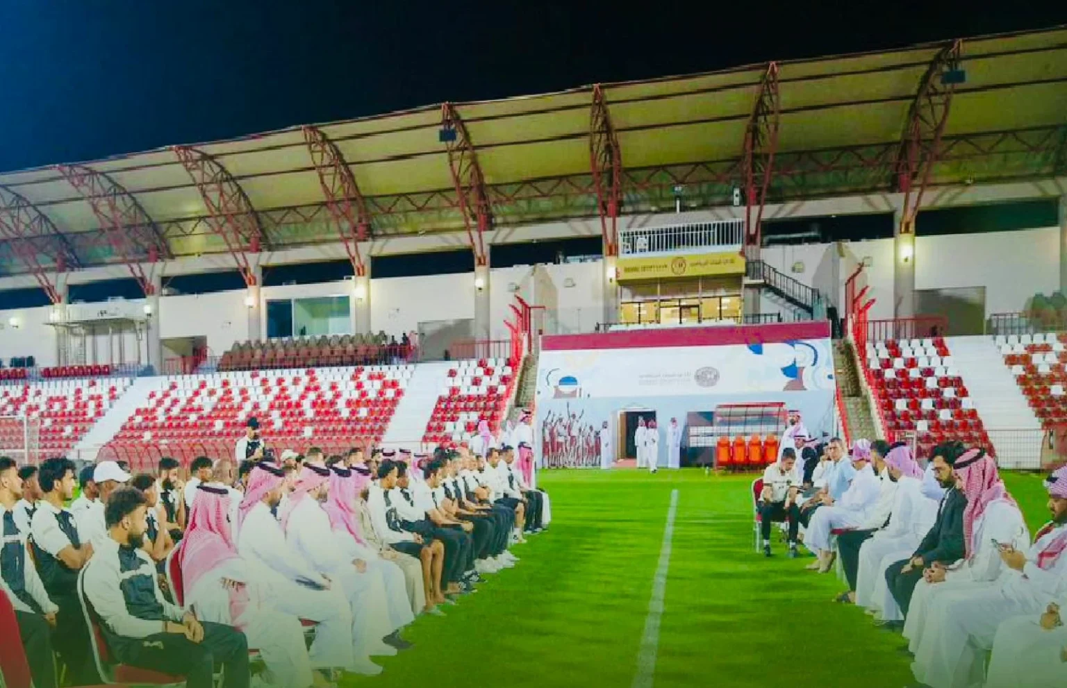 أمير عسير يحفّز ضمك قبل لقاء الفيحاء.. غداً