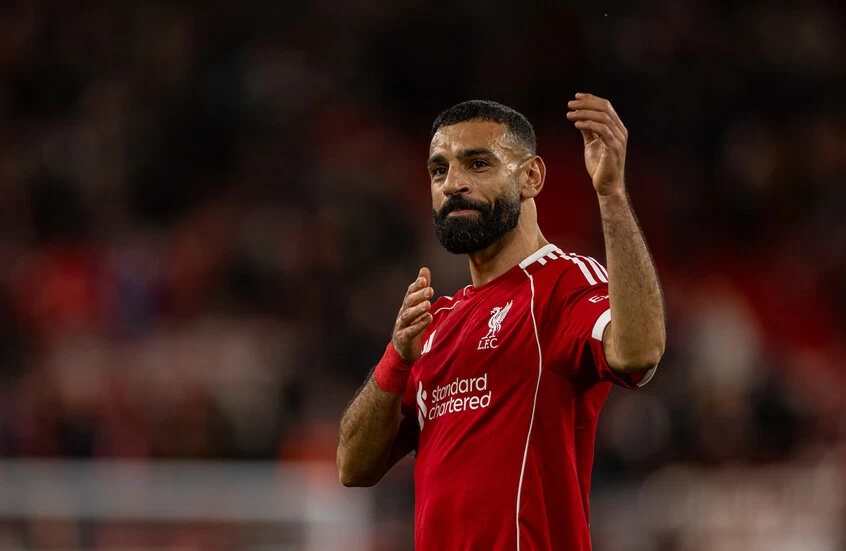 «ملك مصر».. ليفربول يودع محمد صلاح بغلاف استثنائي لمجلته الرسمية