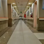 خفايا الأبواب المغلقة.. ما حقيقة احتجاز طبيبة داخل مستشفى مصري؟