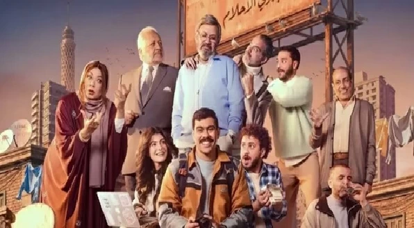 خلف القضبان.. سقوط مؤلف مسلسل شهير بتهمة التحرش