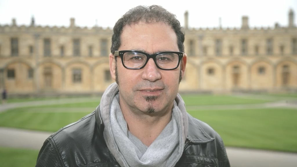 روائي يختزل الخليج في «اقتصاد بلا ثقافة».. ومثقفون: أوهام «المركز والهامش» أسقطها الواقع