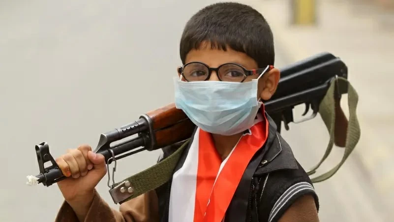 خلاف في «محل هواتف» ينتهي بمجزرة.. سوق يمني يتحول لساحة حرب