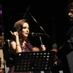 فنانة شهيرة تفاجئ الجمهور بعودة غير متوقعة للغناء