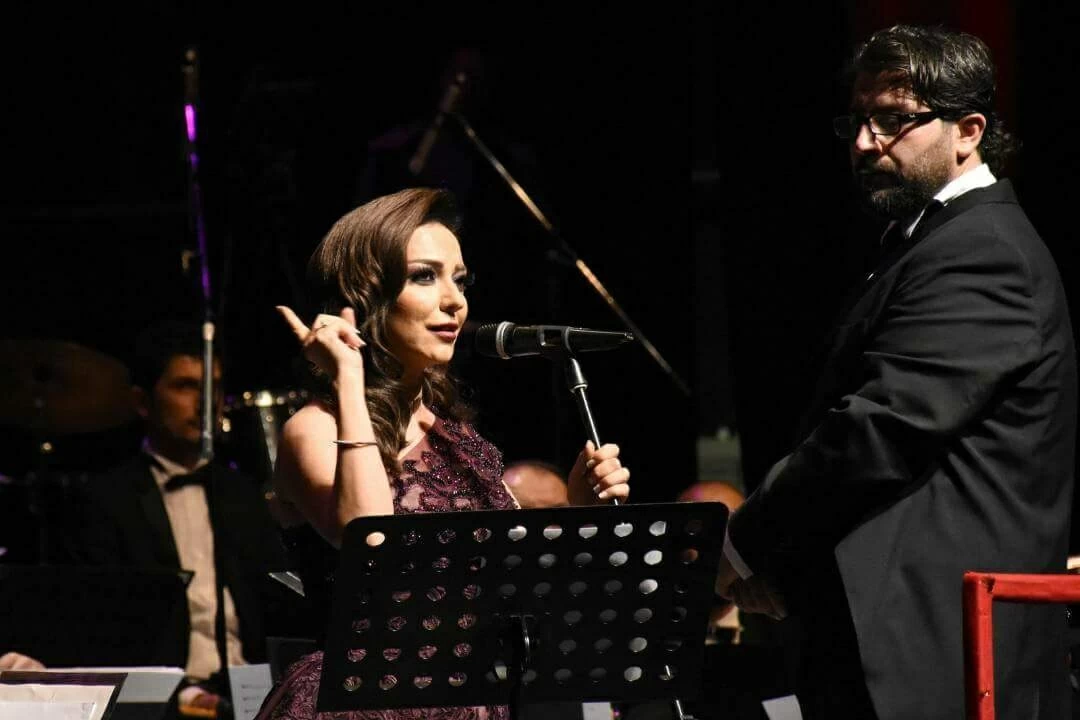 فنانة شهيرة تفاجئ الجمهور بعودة غير متوقعة للغناء