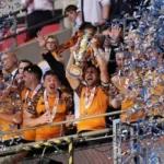 هال سيتي يعود إلى «البريميرليغ»