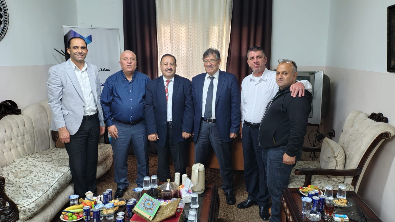 رئيس اتحاد شباب وشابات السلط يستقبل سعادة النائب جمال قموة والمهندس عبد الفتاح داردكه ورئيس نادي السلط خالد عربيات رئيس اتحاد شباب وشابات السلط يستقبل سعادة النائب جمال قموة والمهندس عبد الفتاح داردكه ورئيس نادي السلط خالد عربيات