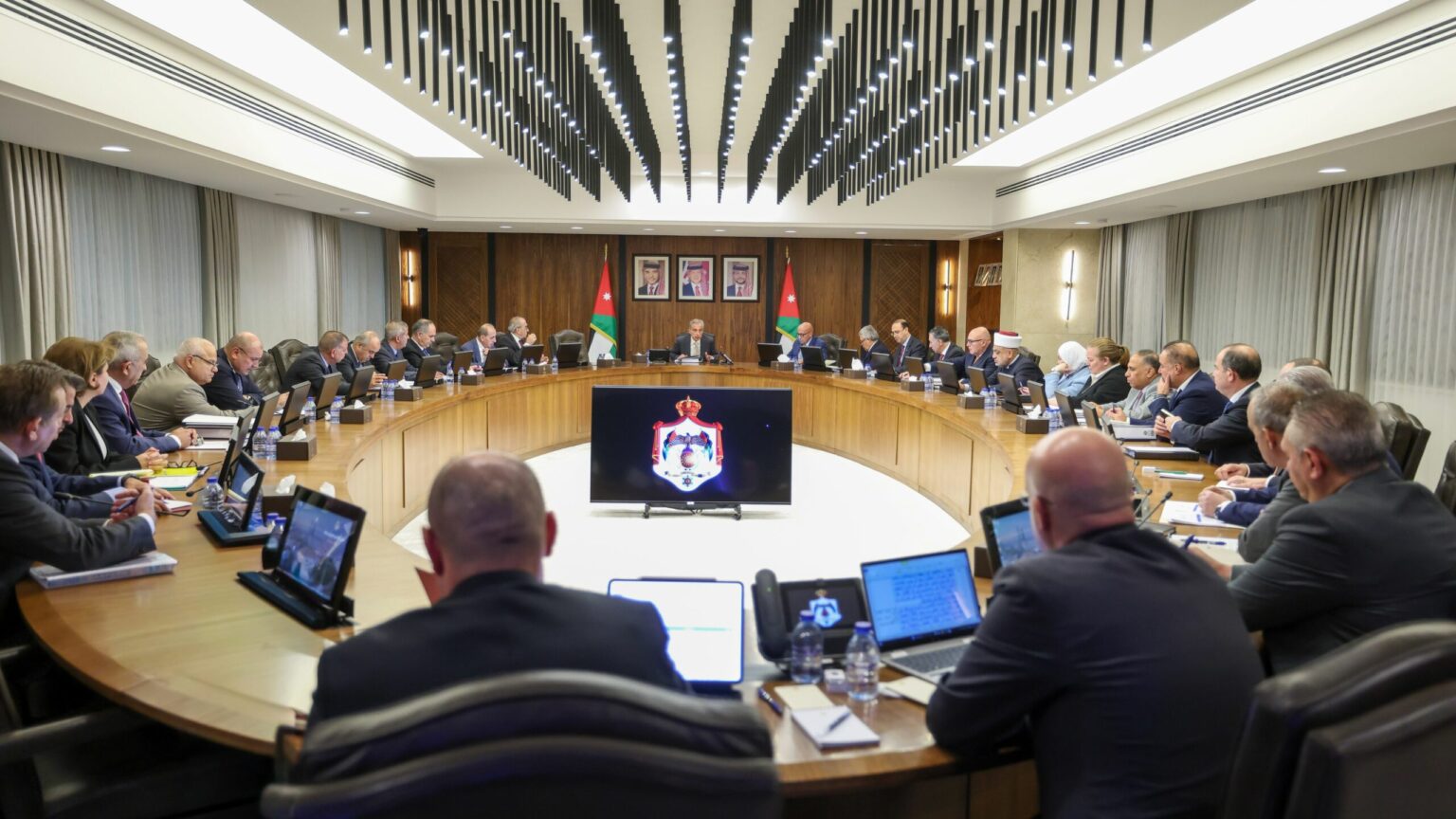 الموافقة على الأسباب الموجبة لمشروع نظام معدِّل لنظام رُخص تقديم خدمات السكك الحديدية