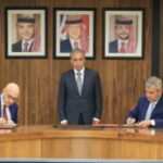 رئيس الوزراء يشهد توقيع أوَّل اتفاقيَّة استثمار لإنتاج الأمونيا الخضراء في الأردن