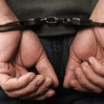 القبض على شخص اعتدى جنسيا على 3 أحداث داخل منزله