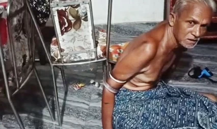 4 ساعات يحبس فيها الأنفاس.. نجاة مسن مقعد استيقظ ليجد ثعباناً ساماً على سريره