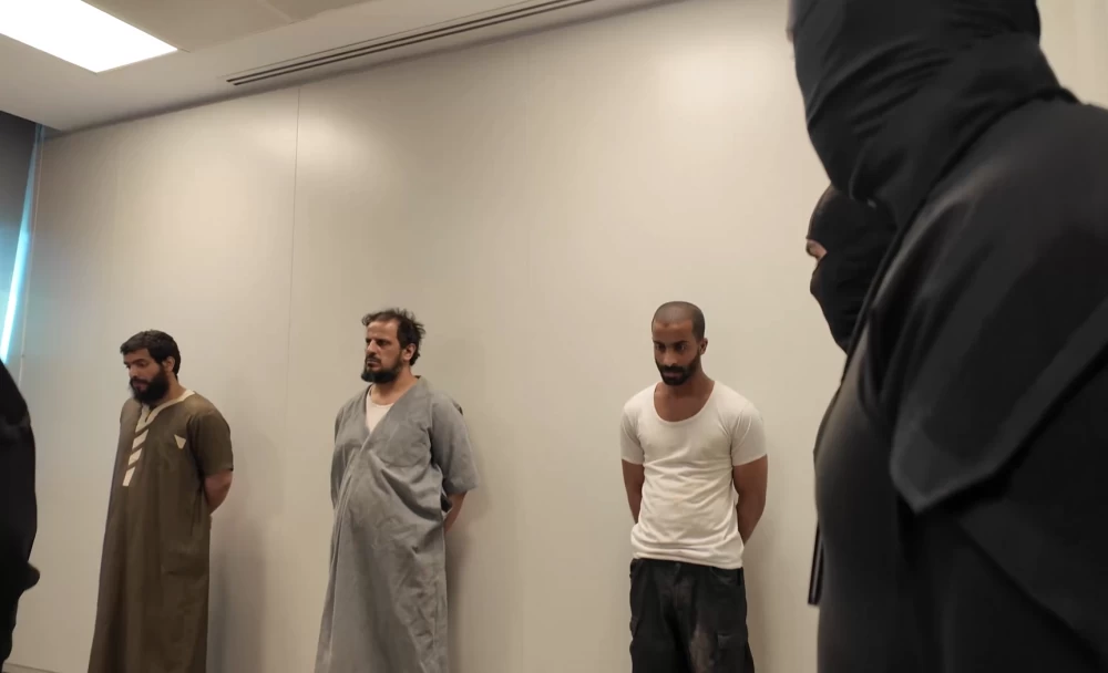 القبض على النزلاء الهاربين في الكويت.. وضبط سلاحين ناريين بحوزتهم