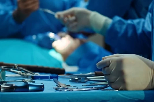 مأساة في بريطانيا.. أطباء يشخصون حالة مميتة على أنها «مغص عابر»!