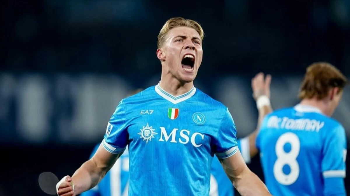 مقابل 50 مليون يورو.. نابولي يضم هويلوند نهائياً