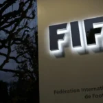 «FIFA» يمنع قوارير الماء على اللاعبين