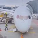 انهيار عجلة طائرة بوينغ في فرانكفورت.. ونقل مصابين إلى المستشفى
