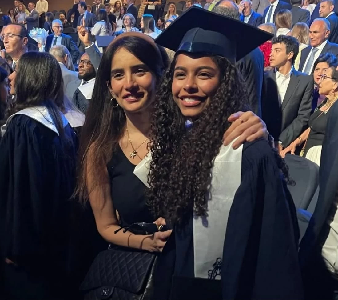 غياب شيرين عبد الوهاب عن تخرج ابنتها يثير التساؤلات