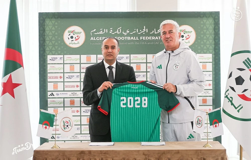 الاتحاد الجزائري يمدد عقد بيتكوفيتش قبل كأس العالم