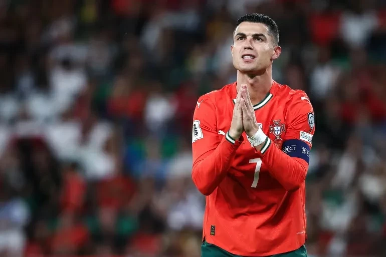 انقلاب في لشبونة.. لماذا يطالب البرتغاليون بطرد كريستيانو رونالدو؟