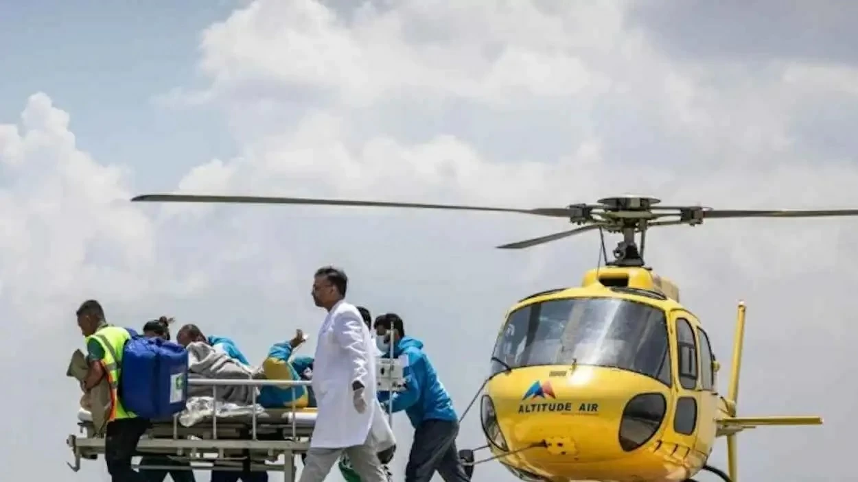عاش على مضغ الثلج.. كيف نجا المتسلق «شيربا» من أنياب إيفرست؟