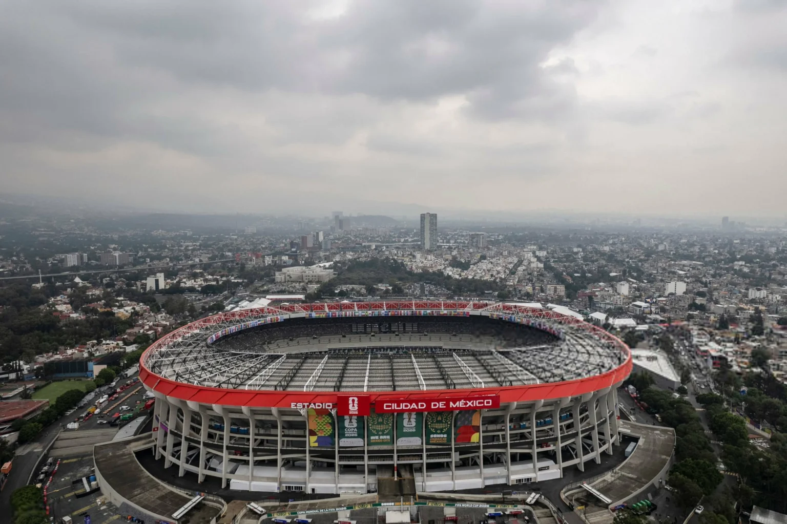 بسعة تتجاوز 1.1 مليون مقعد.. «FIFA» يؤكد جاهزية 16 ملعباً