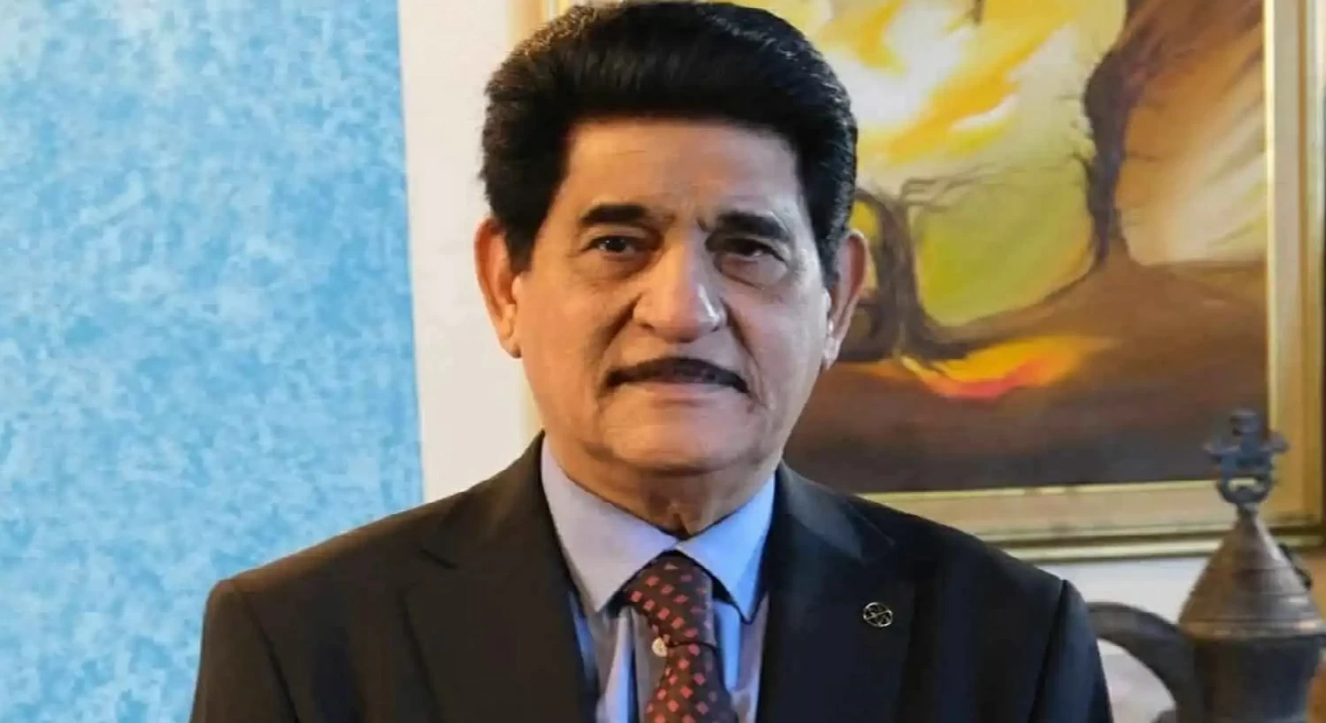 «كل المطربين العراقيين أفضل منه».. حميد منصور: كاظم الساهر مجرد مغنٍّ