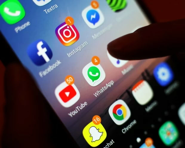 «حماية الأطفال» تفجّر مواجهة بين الحكومة البريطانية وشركات التكنولوجيا