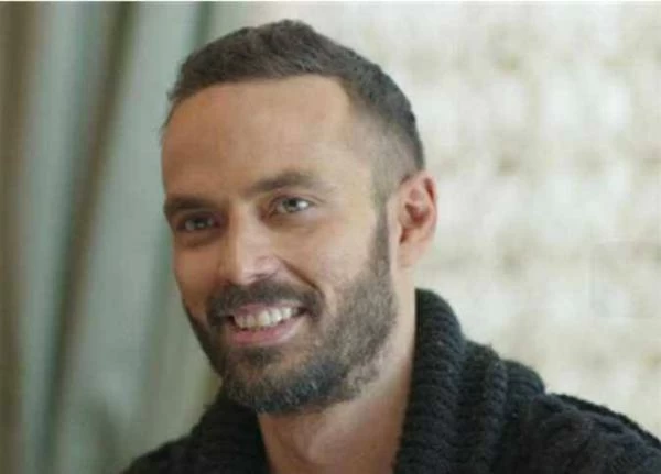 بعد رحلة صعبة.. عمر حسن يوسف يحتفل بـ 3 سنوات من تعافي الإدمان