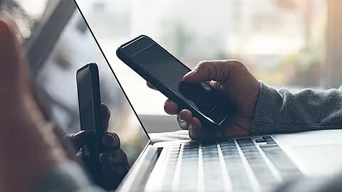 المكالمات المجهولة تحت مجهر «عكاظ».. حلول تقنية تتطور ومحتالون لا يتوقفون