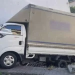 شاحنة تهبط فوق منزل في إسطنبول !