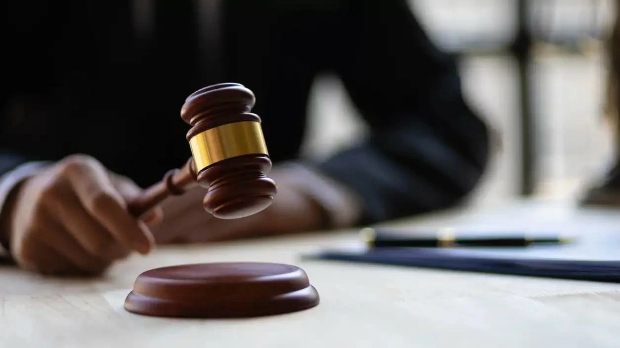 هل تشعرين بالحر؟.. سؤال يقود مُسنًا إلى المحكمة في تركيا