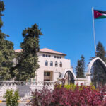 تمديد قرار إيقاف سفر الموظفين والوفود واللجان الرسمية لنهاية العام