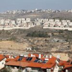 مستوطنون يقيمون بؤرة استعمارية جديدة في أريحا واعتقال 15 فلسطينيا​ 
