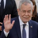 لماذا خرج رئيس النمسا في فيديو عاجل ليتوسل العائلات؟