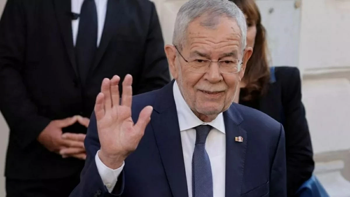 لماذا خرج رئيس النمسا في فيديو عاجل ليتوسل العائلات؟
