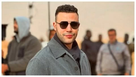 محمد إمام يفاجئ جمهوره بأول بطولة مسرحية ضمن موسم الرياض